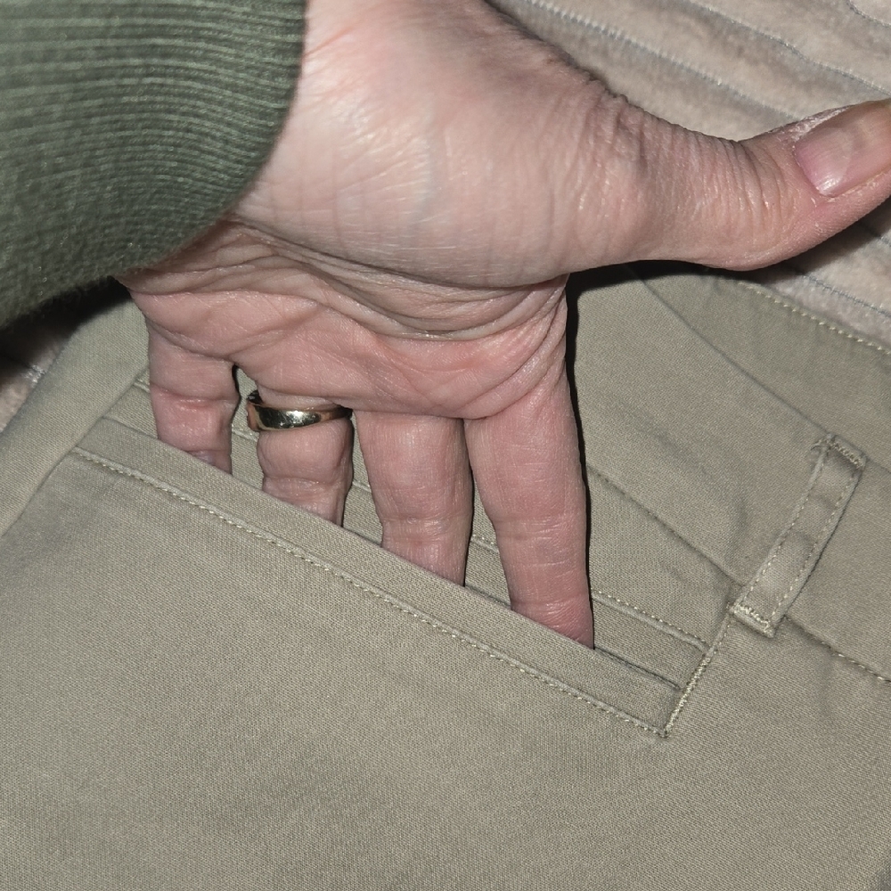Westbound Women's Tan Capris - Picture 2 of 4